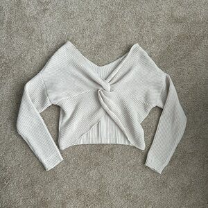 Moon & Madison beige knotted sweater